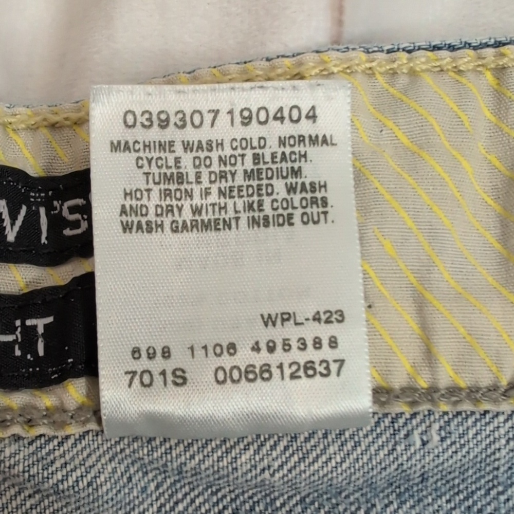 Levis 701 Slim Straight 30 Waist 32 Length Unique Stitching Details Lighter Wash - Picture 4 of 9